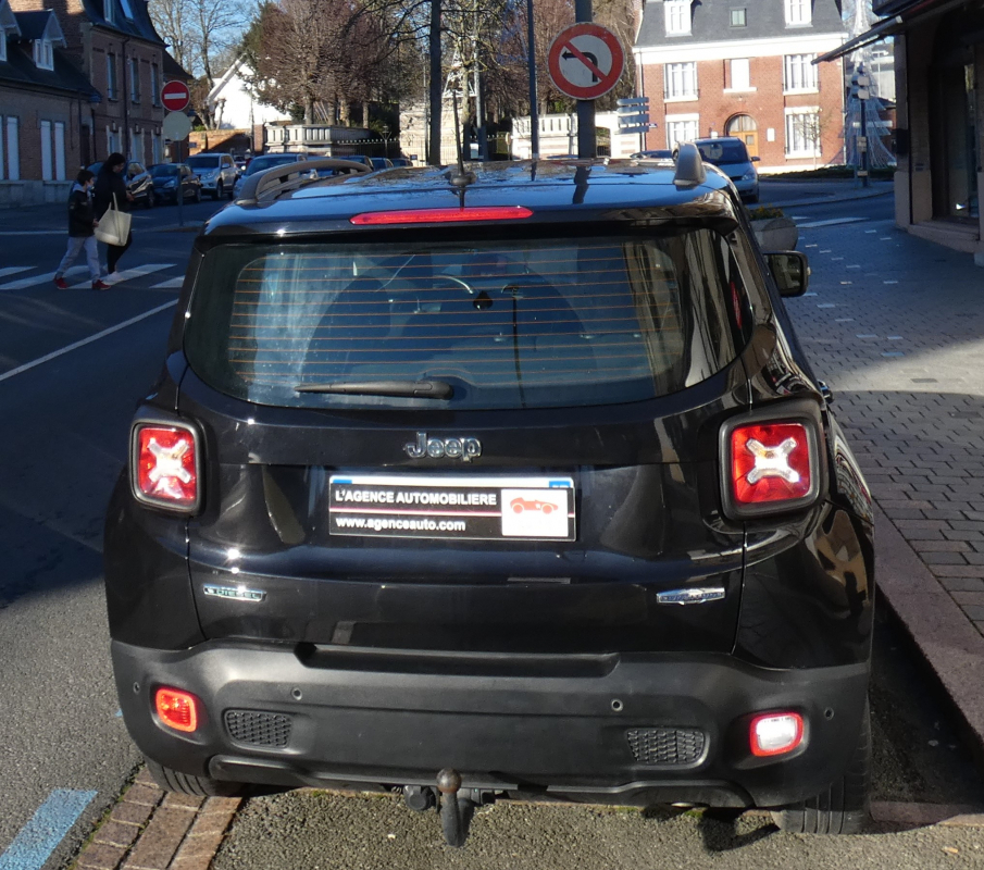 Jeep Renegade — 4